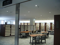 Open−shelf Books 1